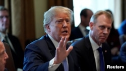 美国总统川普在白宫召开内阁会议。(2018年4月9日)