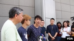 2019年6月20日上午民阵向警察总部递交投诉前会见传媒 (美国之音记者申华拍摄)