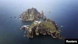 Nhóm đảo tranh chấp mà Nam Triều Tiên gọi là Dokdo và Nhật Bản gọi là Takeshima