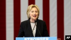 美国民主党推定总统候选人希拉里·克林顿在俄亥俄哥伦布市的一所职业学校发表讲话。(2016年6月21日)