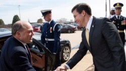 美国国防部长埃斯珀(右)接待英国防长华莱士访问(美国国防部2020年3月5日照片)