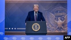 Presiden Donald Trump berbicara lewat telekonferensi video kepada peserta Forum Ekonomi Dunia (WEF) di Davos, Swiss Kamis (23/1).