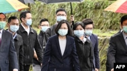 资料照:台湾总统蔡英文在新北市出席网络安全调查办公室的成立仪式。(2020年4月24日)