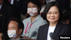 资料照:台湾总统蔡英文在双十国庆庆典上讲话。(2020年10月10日)