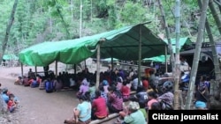 ကယားပြည်နယ် ဒီးမော့ဆိုမြို့နယ်က စစ်ဘေးရှောင် ဒုက္ခသည်များ။