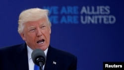 2017年5月25日,美国总统川普参加在北约总部布鲁塞尔的一次北约峰会。