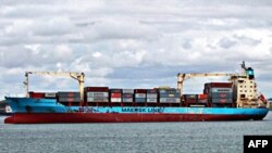 Một chiếc tàu container của công ty Maersk
