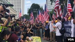 香港民众9月8日向美国驻港领事馆递交请愿书 (美国之音任新拍摄)