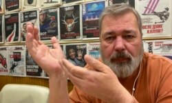 资料照:诺贝尔和平奖得主、俄罗斯自由派媒体人穆拉托夫