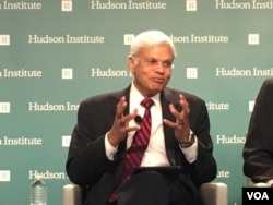 卡内基国际和平基金会高级研究员特里斯(美国之音钟辰芳拍摄)