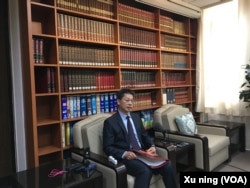 台湾外交部发言人李宪章(美国之音许宁拍摄)