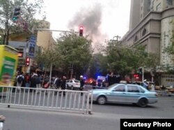 街上拉起了警戒线,救护车、警车纷纷赶赴现场(自由亚洲电台使用过的网络图片)