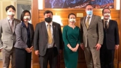 台湾驻美代表萧美琴(左4)2021年9月12日在华盛顿双橡园会见立陶宛国会外交委员会主席帕维里奥尼斯(右2)及议员津格里斯(左3)(驻美国台北经济文化代表处提供)