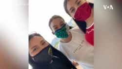 中学老师通过远程授课回馈乡里