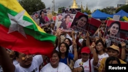 缅甸的实际上的领导人昂山素季谈论穆斯林少数族裔罗兴亚人的时候,她的支持者的反应(2017年9月19日)