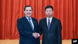 4月1日,马英九在深圳与中国国台办主任宋涛会晤。