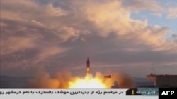 伊朗国营电视台9月播放试射导弹的画面