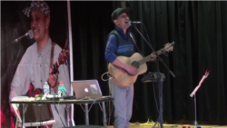 အနုပညာ နဲ့ ပေးဆပ်ချင်သူ အနုပညာ နဲ့ ပေးဆပ်ချင်သူ