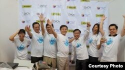 Một số thành viên trong phái đoàn người Việt tham gia ACSC/APF do BPSOS điều phối chuẩn bị tham dự buổi họp đối đầu với GONGO Viet Nam tại ngày đầu của Hội nghị.