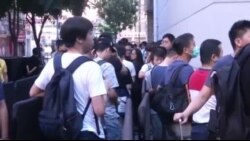 苹果新手机正式发售 “果粉”热情似不及往年 苹果新手机正式发售 “果粉”热情似不及往年