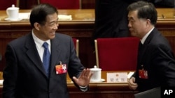 高位落马的薄熙来(左)资料照