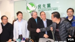 曾俊华会见香港民主党人(苹果日报图片)