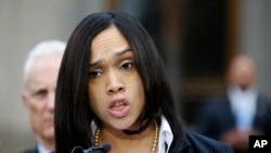 巴尔的摩检察长玛丽莲·莫斯比(Marilyn Mosby)5月1日在巴尔的摩对外讲话。