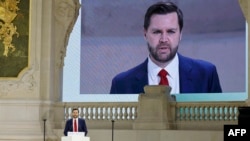 2025年2月11日,美国副总统JD·万斯(JD Vance)在巴黎大皇宫举行的人工智能(AI)行动峰会全体会议上发表讲话。