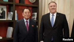 美国国务卿蓬佩奥与朝鲜劳动党副委员长金英哲举行会谈,旨在为美朝第二次峰会铺路。(2019年1月18日)