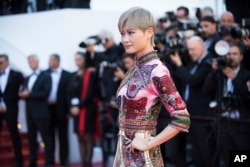 中国歌星和演员李宇春在第70届戛纳国际电影节走红地毯(2017年5月19日)。她因为荣获《超级女声》大赛冠军而一战成名。