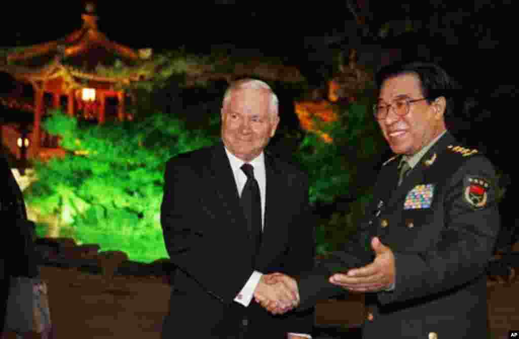 2011年1月徐才厚副主席在北京钓鱼台国宾馆会见美国国防部长盖茨