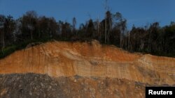 Tambang batu bara mengakibatkan kerusakan lingkungan dekat Samarinda, provinsi Kalimantan Timur (foto: ilustrasi).