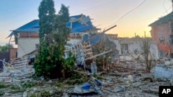 俄罗斯西部的库尔斯克地区当局发布照片显示,乌克兰军队越境攻击给俄罗斯村庄造成的残垣断壁。(2024年8月6日)
