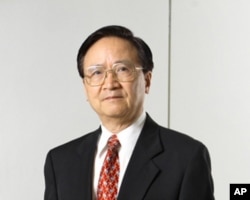 台湾政治大学金融教授殷乃平