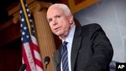 美国国会参议院军事委员会主席、共和党参议员约翰·麦凯恩