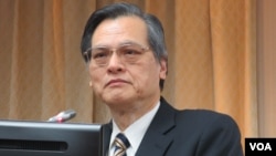 台湾陆委会主委陈明通3月27号在立法院内政委员会接受质询。(美国之音张永泰拍摄 )