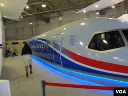 2013年莫斯科航展上展出的MS-21客机模型(美国之音白桦拍摄)