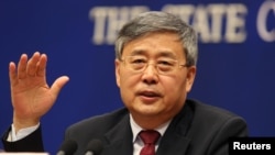 中国银行保险监督管理委员会主席郭树清(资料照,2017年3月2日,路透社)