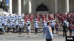 成吉思汗广场的成吉思汗像。(美国之音白桦拍摄)