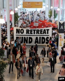 代表发出“不要停歇,扩大资助”的呼吁