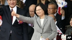 台湾总统蔡英文在台北参加国庆庆祝活动。 (2018年10月10日)