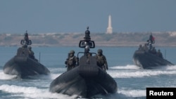 资料照:台湾海军进行战备演练。(路透社)