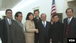 台湾代表团与美国联邦众议员孟昭文(女)合影 (来源:台湾驻美代表处)