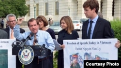 Dân biểu Ed Royce cho rằng chính quyền Hoa Kỳ có một ưu thế vô cùng lớn trong cuộc gặp với Chủ tịch Việt Nam.