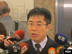 台湾在野党民进党立委黄伟哲(美国之音张永泰拍摄)