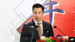 美国国务院亚太副助理国务卿黄之瀚。(资料照片)