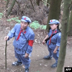 走上10里路,就算体验了前辈的艰辛。