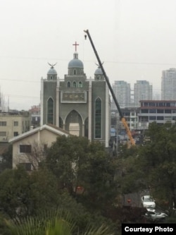 浙江拆除教堂十字架(图片来自对华援助协会)