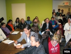 四个非政府人权组织代表与会发言(美国之音 方冰拍摄)