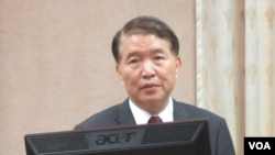 台湾国防部长高广圻(美国之音张永泰拍摄)